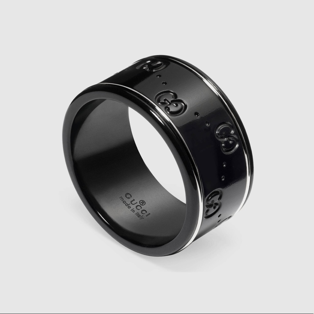 Gucci 18k White Gold and Black Ring